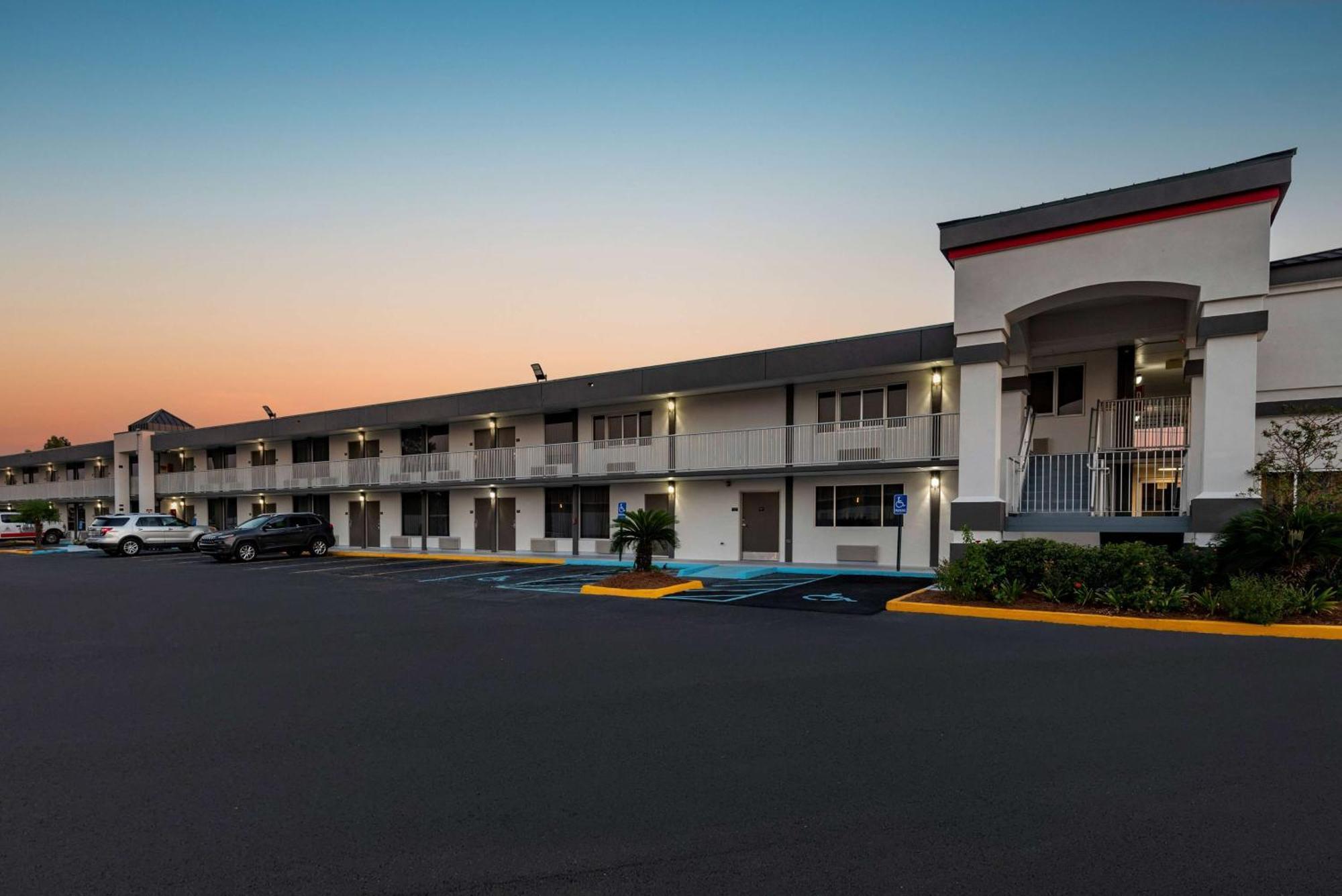 Мотель Super 8 By Wyndham Baton Rouge/I-10 Prairieville Экстерьер фото