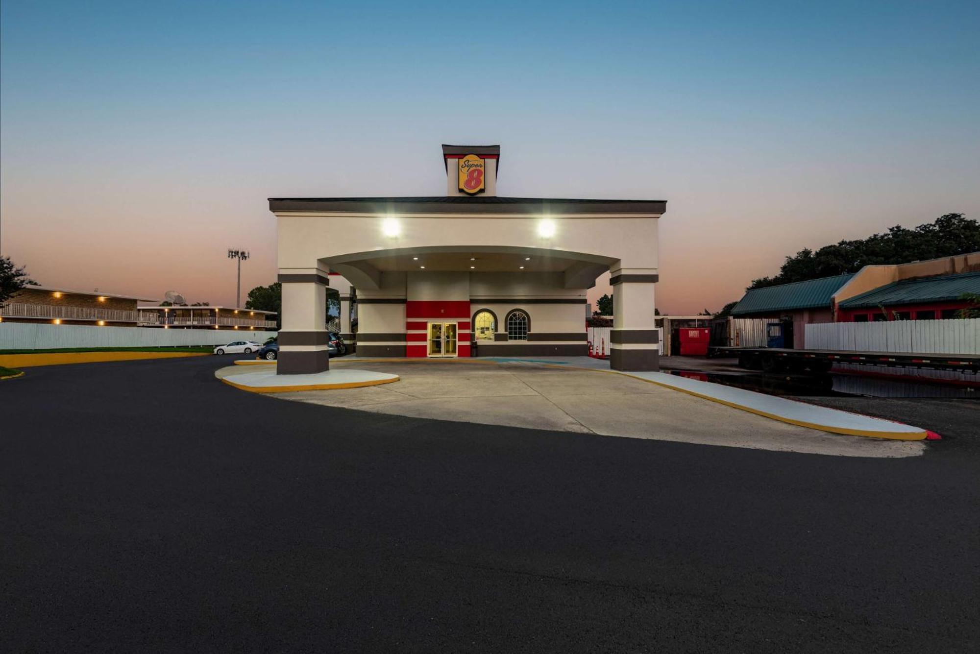 Мотель Super 8 By Wyndham Baton Rouge/I-10 Prairieville Экстерьер фото